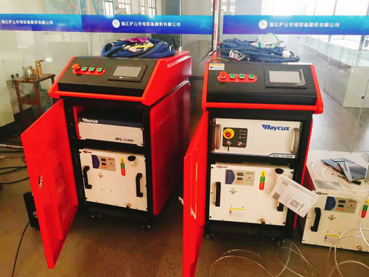 সার্ভো-মোটর হ্যান্ডহেল্ড লেজার ওয়েল্ডার 1000W 1500W 2000W 3000W ওয়াটার কুলিং কুলিং মোড সহ