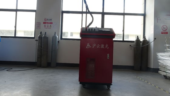 জল শীতল হ্যান্ডহেল্ড লেজার ওয়েল্ডার 1000W 1500W 2000W 3000W কাটিয়া বেধ 1-6mm জন্য
