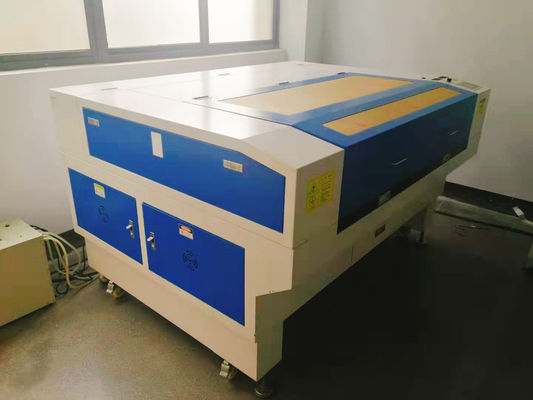 1000-26000mm/min কাটিয়া গতি উচ্চতর এবং সেবা সঙ্গে CO2 লেজার খোদাই মেশিন
