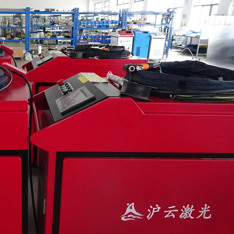 পোর্টেবল হ্যান্ডহেল্ড লেজার ওয়েল্ডার 1000W 1500W 2000W 3000W কাটিয়া গতি 100m/min