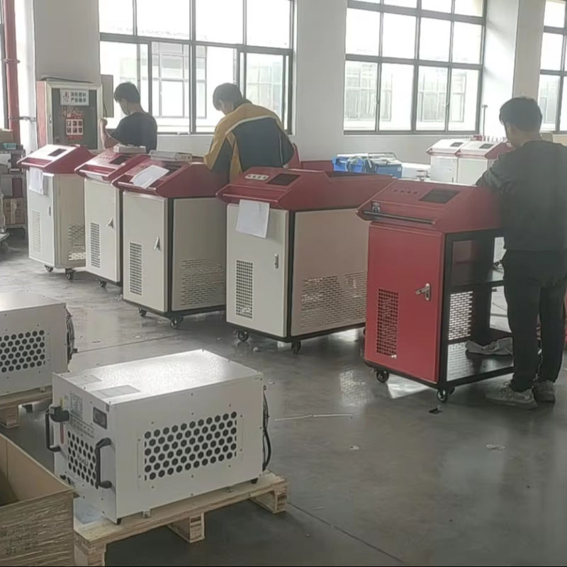 1000W 1500W 2000W 3000W শিল্পের জন্য পোর্টেবল হ্যান্ডহেল্ড ফাইবার লেজার ওয়েল্ডিং মেশিন